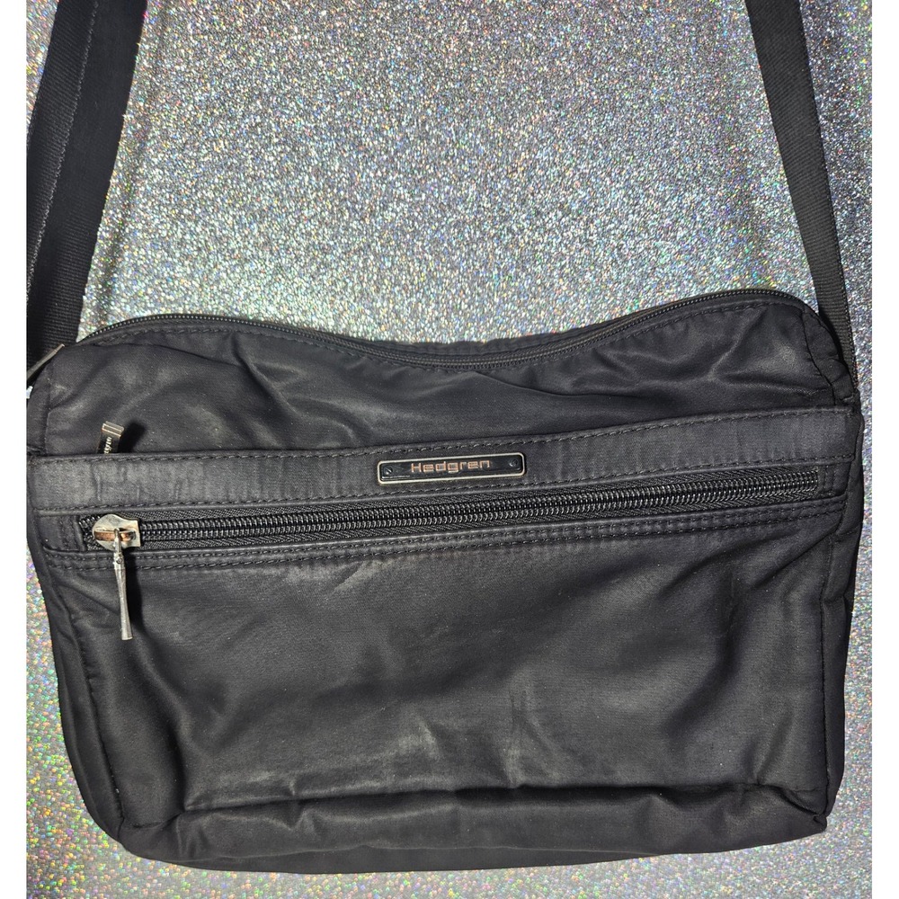 HEDGREN Black Nylon Crossbody Bag Adjustable Strap Multi Pocket Travel‎ Purse